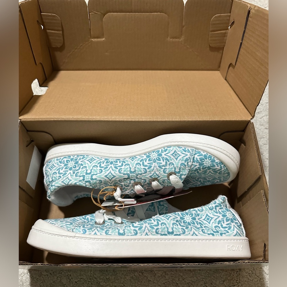 Roxy Shoes NIB
